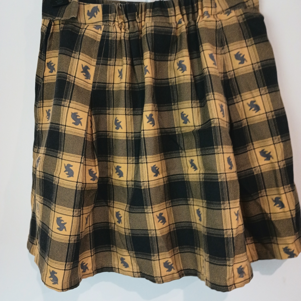 Warner Bros. Hufflepuff Harry Potter Plaid Skirt - Yellow and Black - Picture 4 of 6